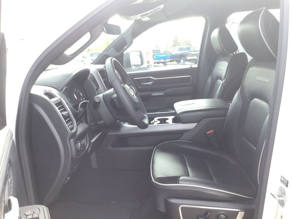 Used 2025 RAM 1500 Laramie AWD/4WD image 12