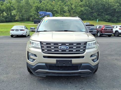 Used 2017 Ford Explorer XLT AWD/4WD image 3