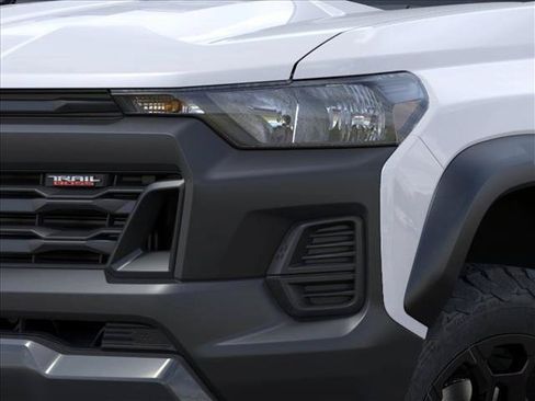 New 2026 Chevrolet Colorado Trail Boss w/ Midnight Edition AWD/4WD image 10