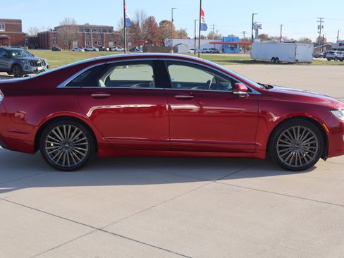 Used 2017 Lincoln MKZ Reserve image 4