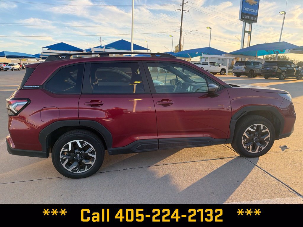 Used 2025 Subaru Forester Premium AWD/4WD image 11