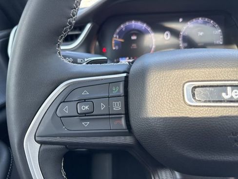 Used 2024 Jeep Grand Cherokee Altitude AWD/4WD image 20