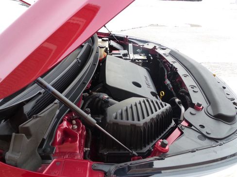 Used 2022 Buick Enclave Essence w/ Sport Touring Edition image 15