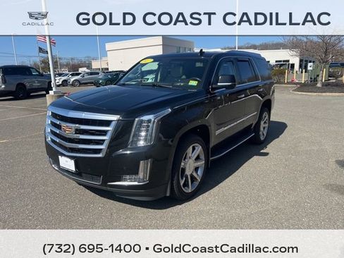 Used 2017 Cadillac Escalade Luxury image 1