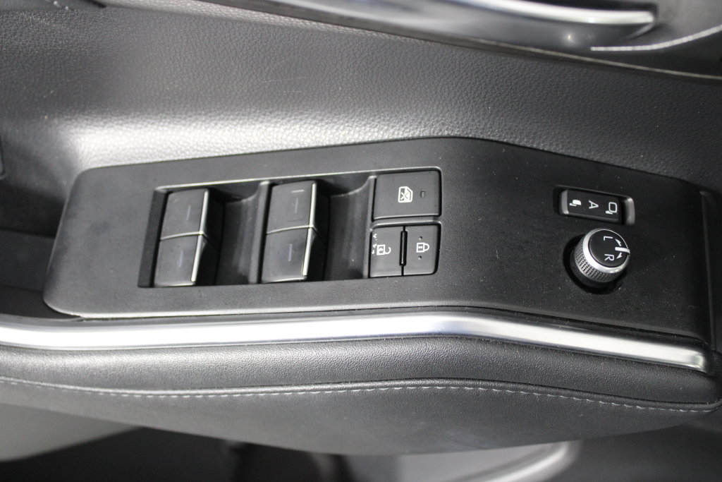 Used 2023 Toyota Highlander Limited AWD/4WD image 21