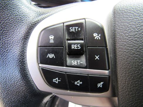 Used 2022 Ford Explorer Limited w/ Equipment Group 301A AWD/4WD image 12