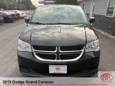 Used 2019 Dodge Grand Caravan SE w/ UConnect Hands-Free Group image 4