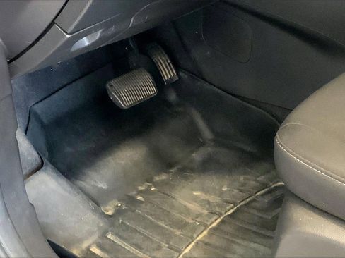 Used 2018 Ford Focus SEL image 22