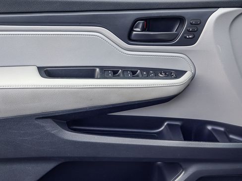Used 2018 Honda Odyssey EX-L image 14