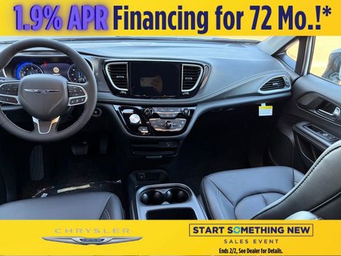 New 2026 Chrysler Pacifica Select image 15