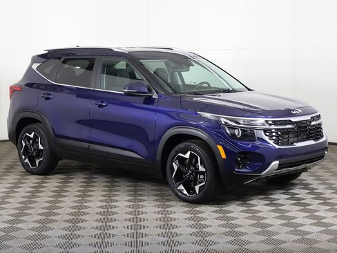 Used 2024 Kia Seltos EX AWD/4WD image 2
