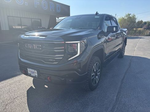 Used 2024 GMC Sierra 1500 AT4 w/ AT4 Carbonpro Edition image 2