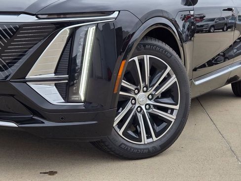 New 2026 Cadillac Lyriq Premium Luxury image 7