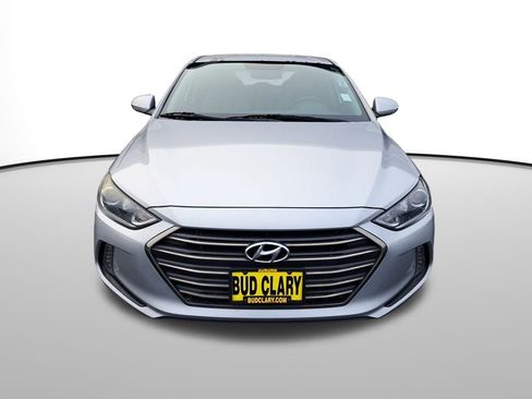 Used 2017 Hyundai Elantra Limited image 9
