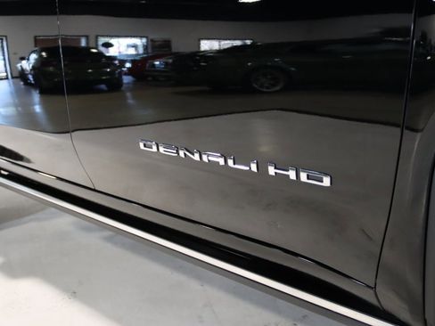 Used 2024 GMC Sierra 3500 Denali Ultimate image 10