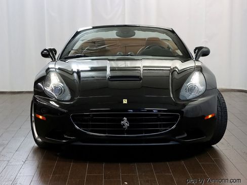 Used 2010 Ferrari California image 5