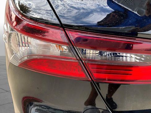Used 2024 Toyota Camry LE w/ Convenience Package FWD image 28