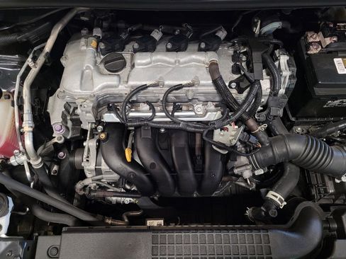 Used 2021 Toyota Corolla LE FWD image 30