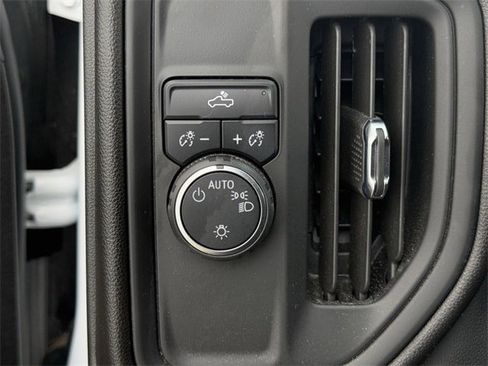 Used 2024 Chevrolet Silverado 1500 Custom image 23