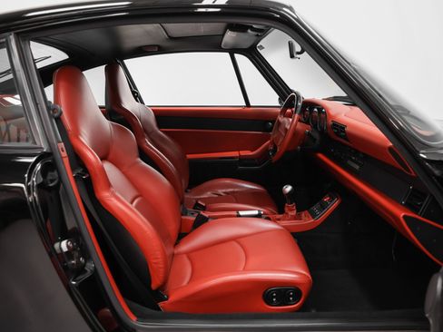 Used 1998 Porsche 911 Carrera S image 32