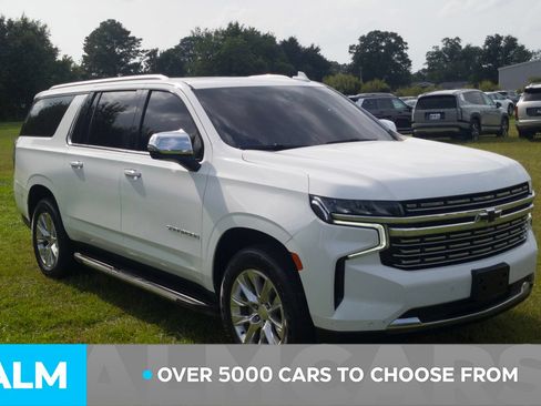 Used 2021 Chevrolet Suburban Premier w/ Premium Package RWD image 2