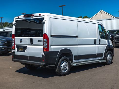 Used 2025 RAM ProMaster 2500 w/ U-Haul Equipment Group FWD image 7