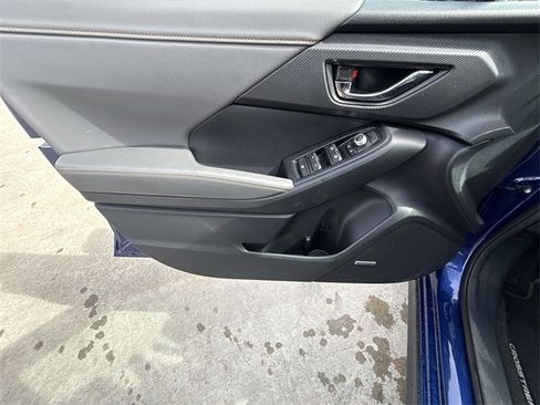 Used 2025 Subaru Crosstrek 2.5i Limited w/ Crosstrek Mirror Package image 13