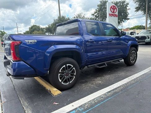 Used 2025 Toyota Tacoma TRD Sport AWD/4WD image 2