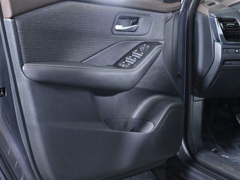 Certified 2023 Nissan Rogue SV image 27