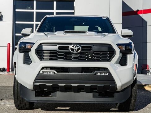 Used 2024 Toyota Tacoma TRD Sport image 2