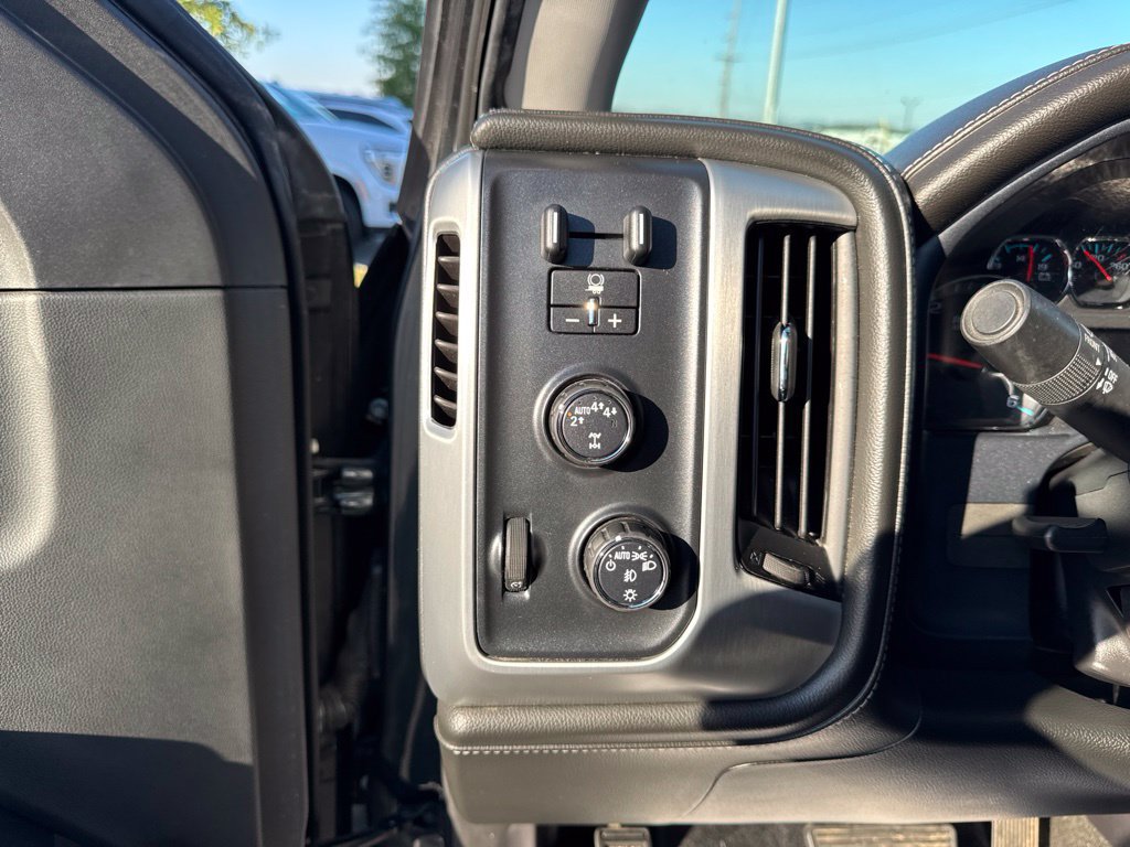 Used 2018 GMC Sierra 1500 SLT AWD/4WD image 16