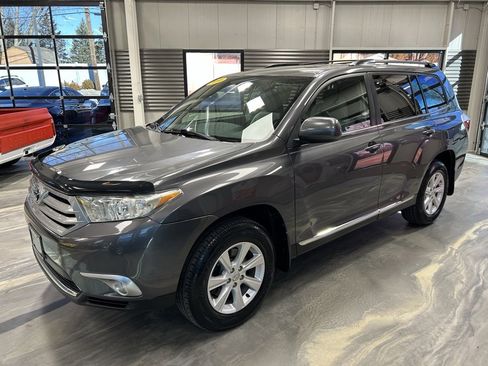 Used 2011 Toyota Highlander SE image 34
