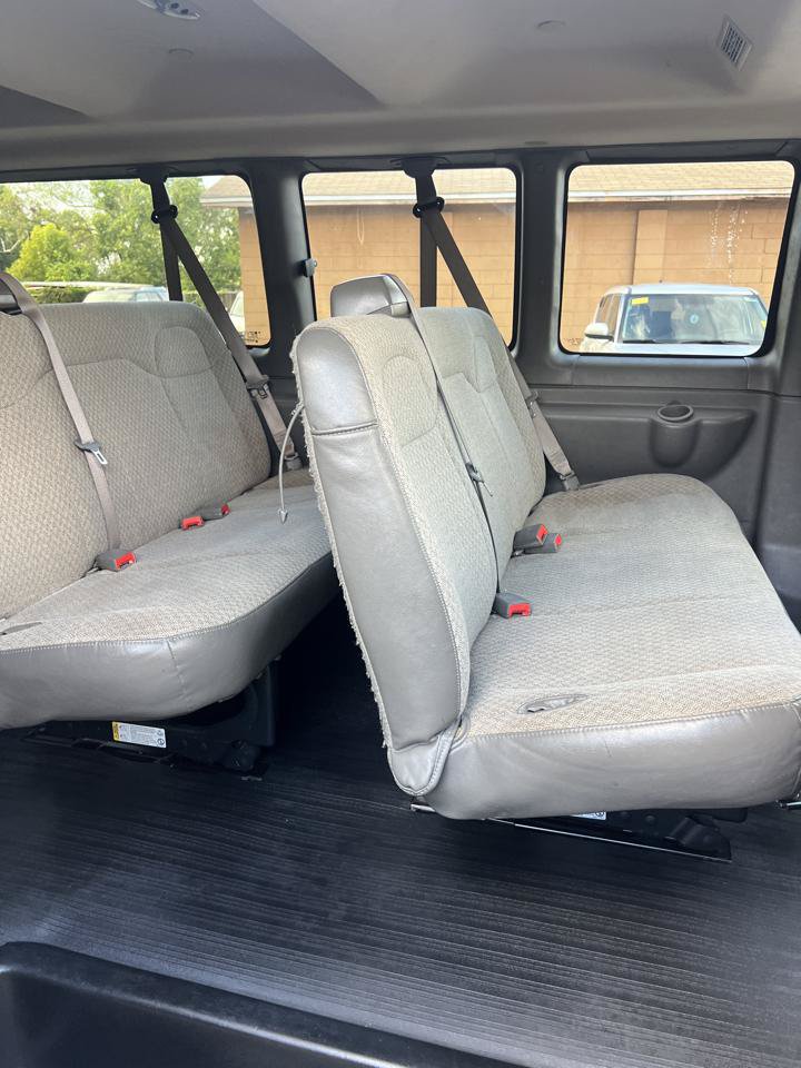 Used 2022 Chevrolet Express 3500 LS RWD image 13