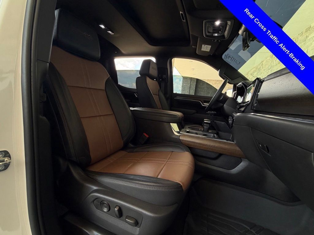 Used 2023 Chevrolet Silverado 1500 High Country w/ High Country Premium Package AWD/4WD image 25