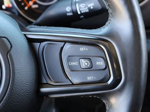 Used 2021 Jeep Gladiator Sport image 21