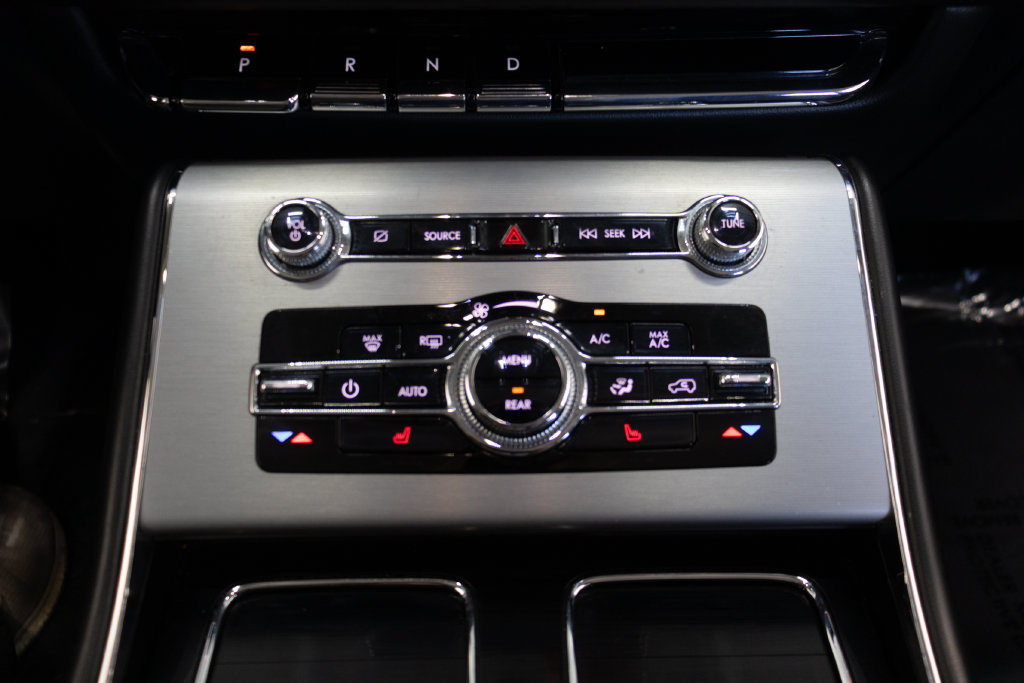 Used 2023 Lincoln Aviator AWD image 35
