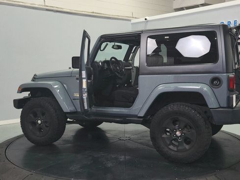 Used 2015 Jeep Wrangler Sahara w/ Connectivity Group AWD/4WD image 19