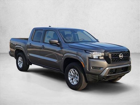 Used 2024 Nissan Frontier SV AWD/4WD image 3