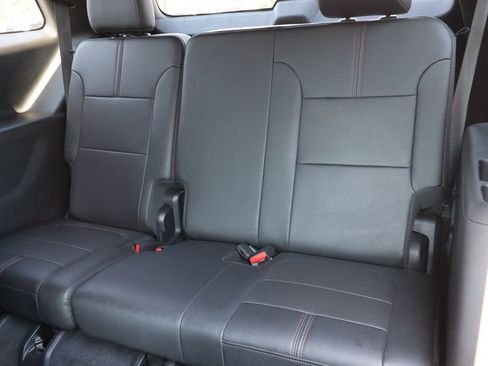 Used 2023 Chevrolet Traverse RS image 23