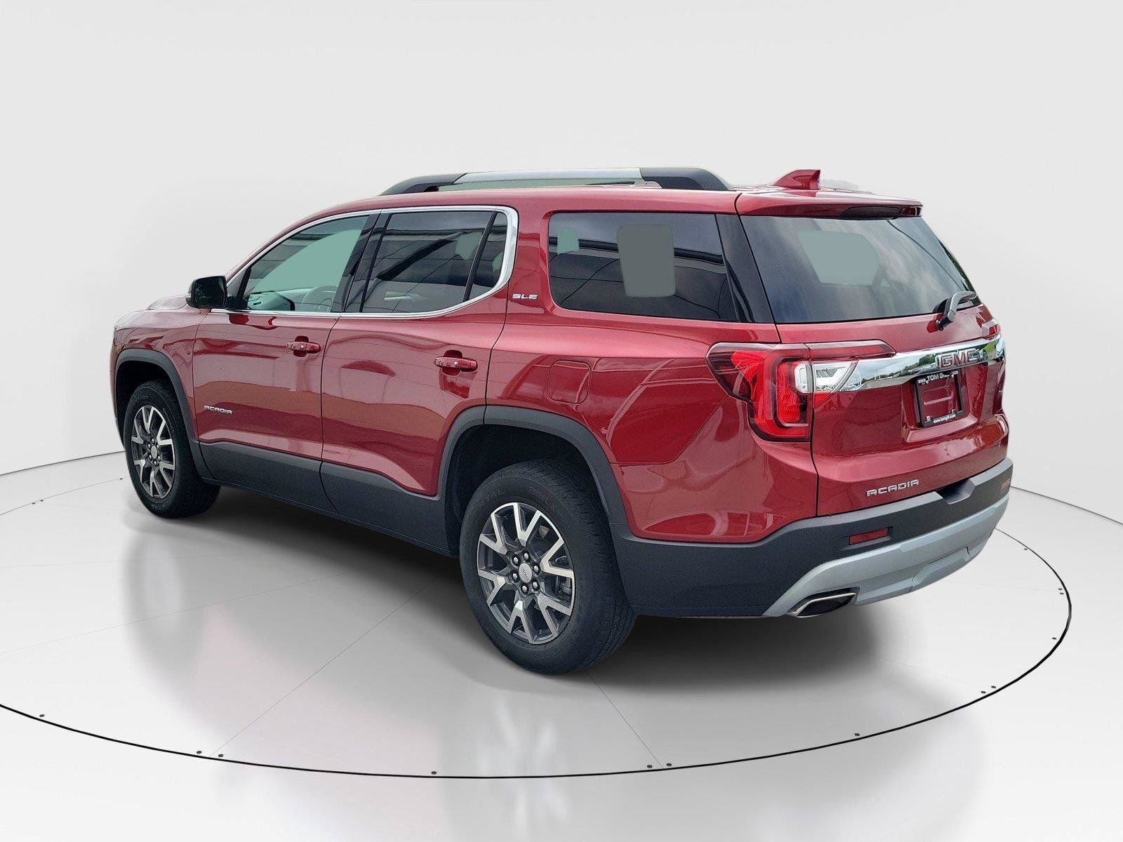 Used 2023 GMC Acadia SLE w/ Driver Convenience Package FWD image 3