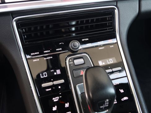 Used 2017 Porsche Panamera 4S image 26