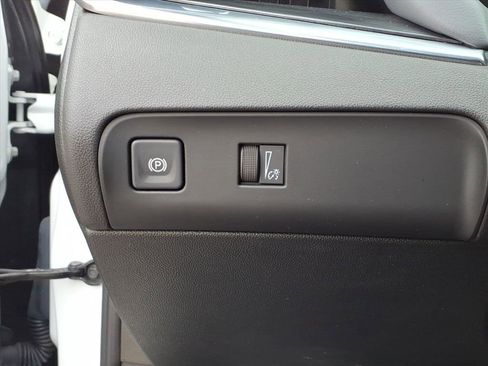 Certified 2023 Buick Enclave Essence image 20