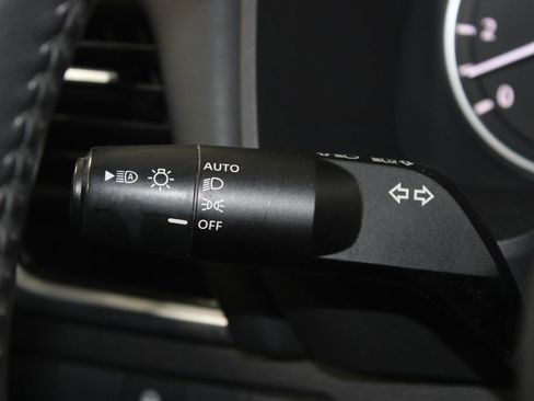 Used 2023 Nissan Rogue SL FWD image 37