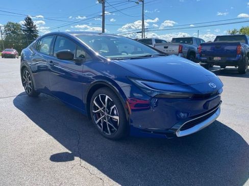 New 2025 Toyota Prius Plug-In Hybrid image 9