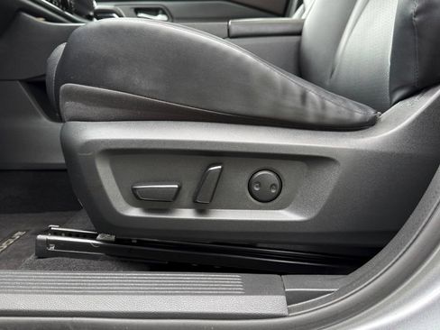 Used 2022 Nissan Rogue SV w/ SV Premium Package FWD image 26
