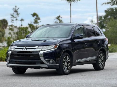 Used 2018 Mitsubishi Outlander SE FWD image 3