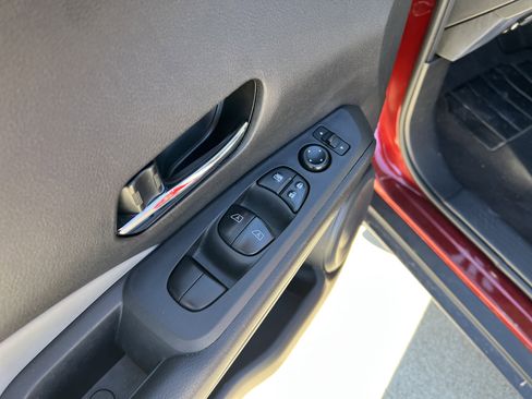 Used 2021 Nissan Kicks SR w/ SR Premium Package image 14