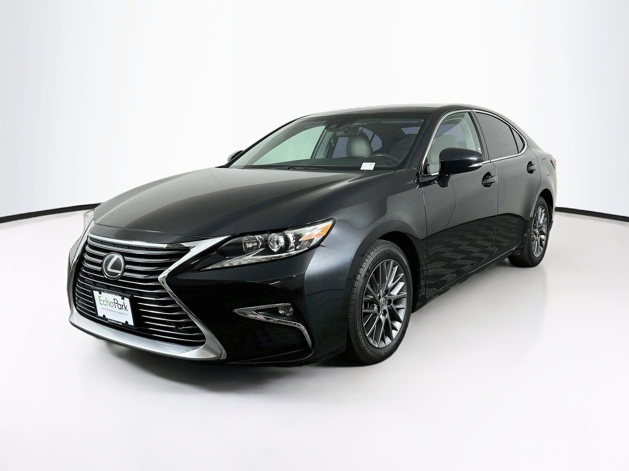 Used 2018 Lexus ES 350 w/ Navigation System Package FWD image 3