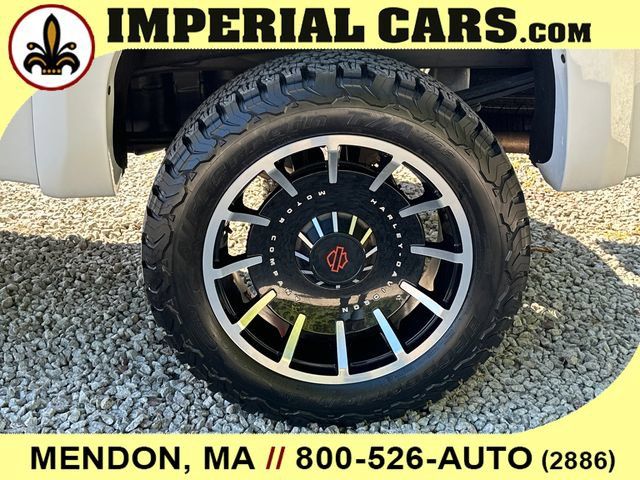 Used 2024 GMC Sierra 1500 AT4 w/ Technology Package AWD/4WD image 8