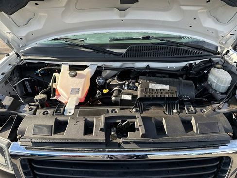 Used 2017 GMC Savana 3500 image 37